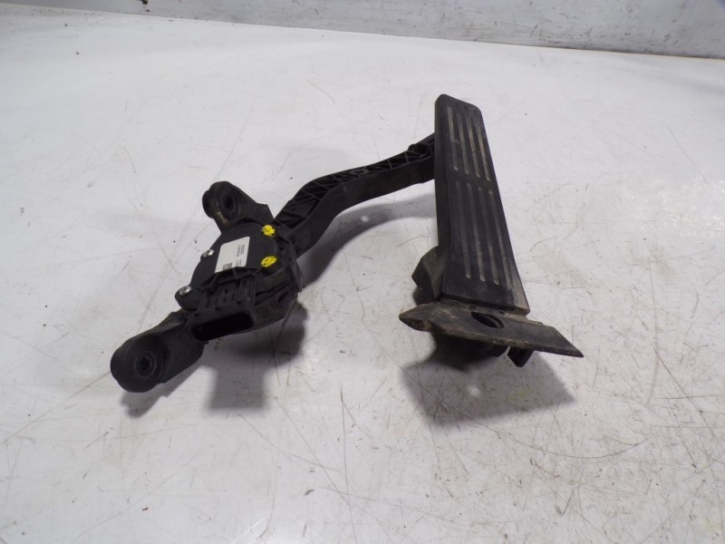 Recambio de potenciometro pedal para kia cee´d 1.4 crdi cat referencia OEM IAM 32700A6100 327003XXXX 