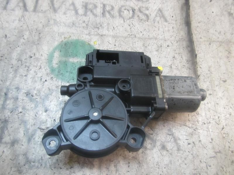 Recambio de motor elevalunas trasero izquierdo para volkswagen polo (6r1) referencia OEM IAM   