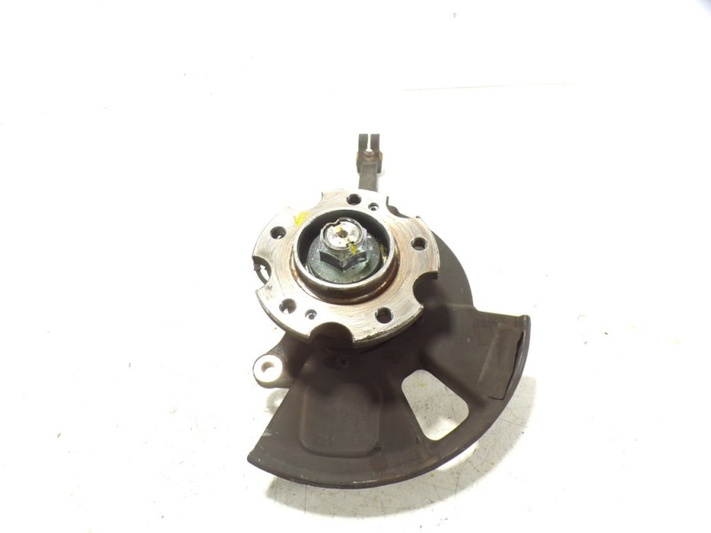 Recambio de mangueta delantera izquierda para ssangyong rodius 2.2 td cat referencia OEM IAM   