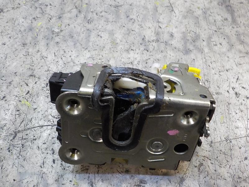 Recambio de cerradura puerta trasera derecha para dacia duster 1.5 dci diesel fap cat referencia OEM IAM 825029139R  