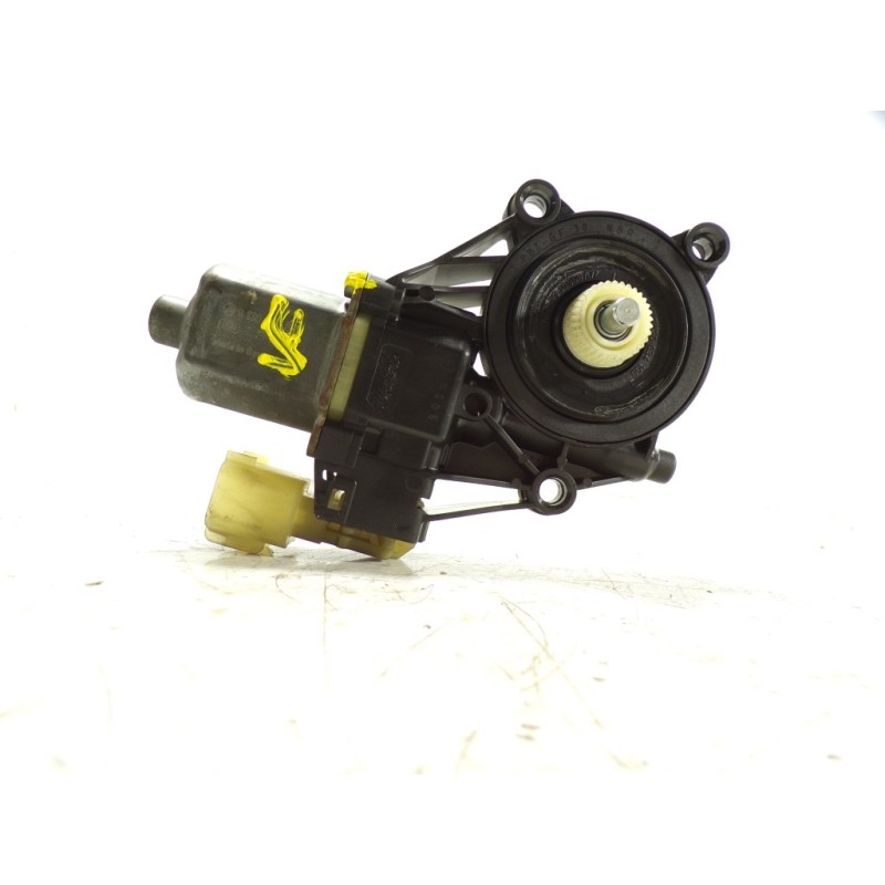 Recambio de motor elevalunas delantero derecho para ford fiesta (ccn) st-line referencia OEM IAM  8A6114553B 