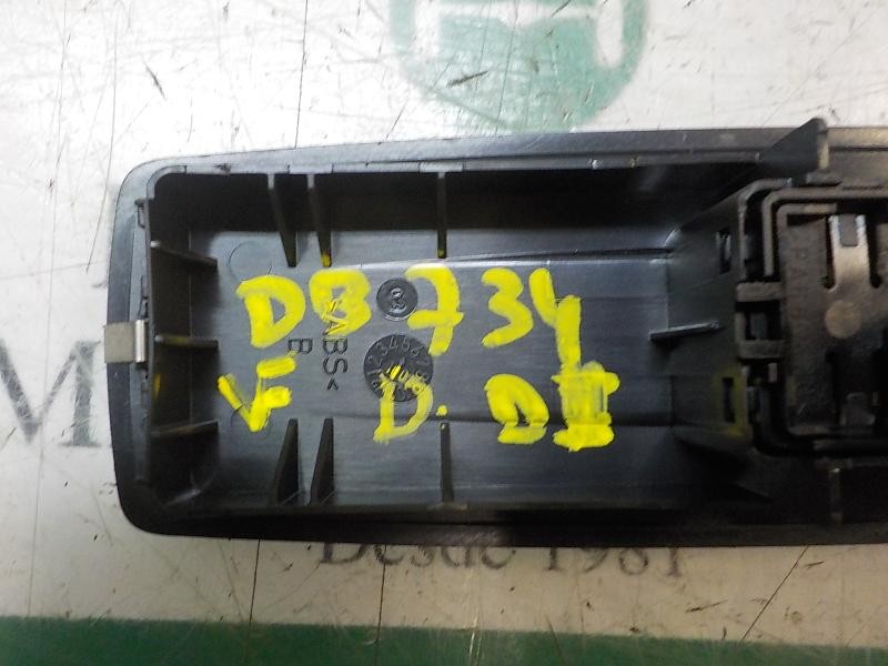 Recambio de mando elevalunas delantero derecho para renault megane iii coupe 1.5 dci diesel referencia OEM IAM 809600750R  