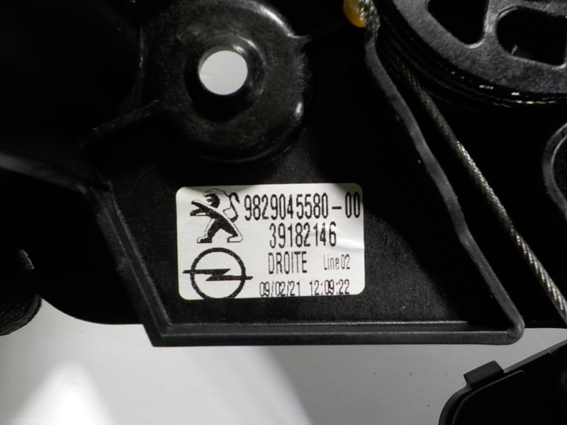 Recambio de elevalunas trasero derecho para peugeot 208 (p2) 1.2 puretech referencia OEM IAM 9829045580 982904558000 39182146