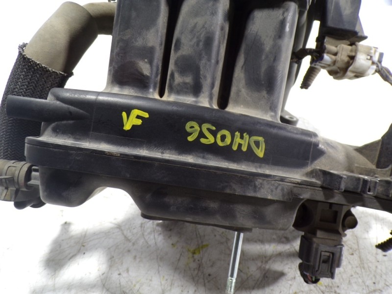 Recambio de colector admision para toyota iq 1.0 cat referencia OEM IAM 1712040030  