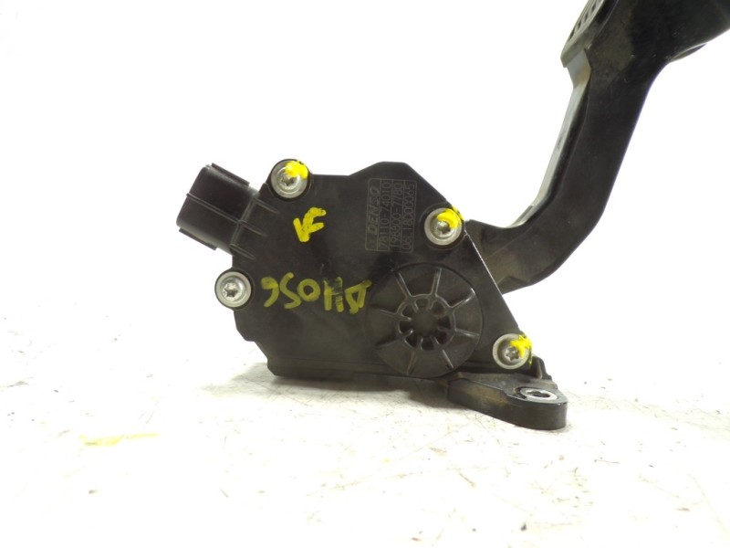 Recambio de potenciometro pedal para toyota iq 1.0 cat referencia OEM IAM 7811074010 7811074010 06L18D00065