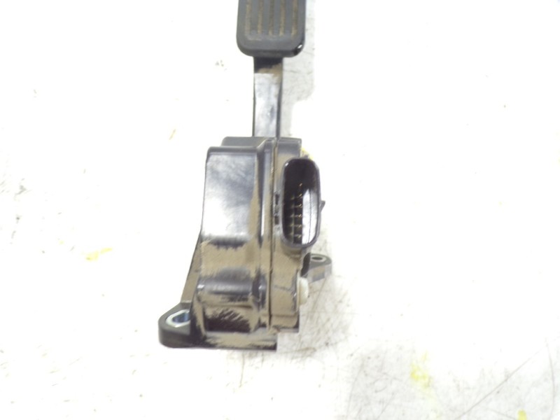 Recambio de potenciometro pedal para toyota iq 1.0 cat referencia OEM IAM 7811074010 7811074010 06L18D00065