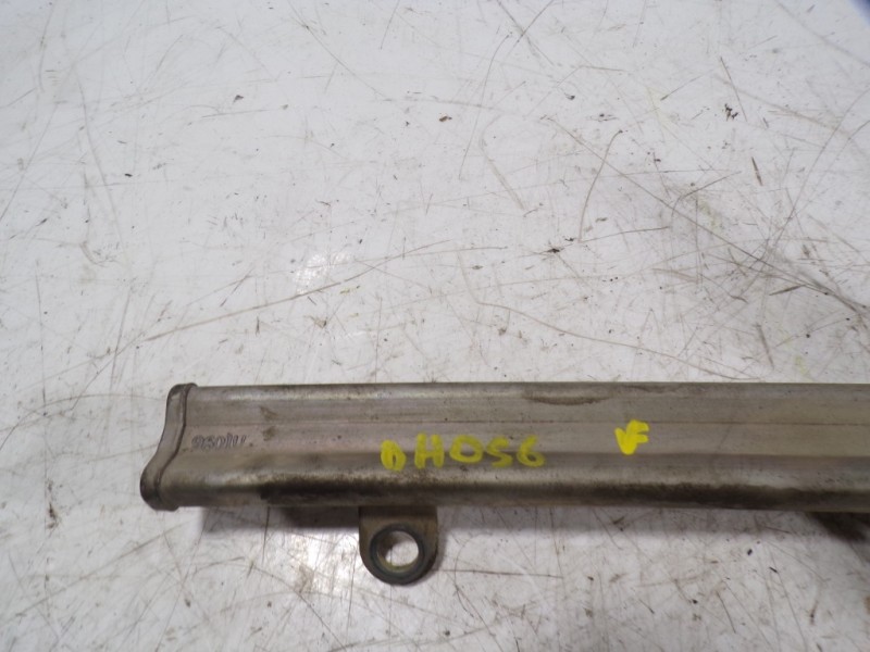 Recambio de rampa inyectora para toyota iq 1.0 cat referencia OEM IAM 2380740020  