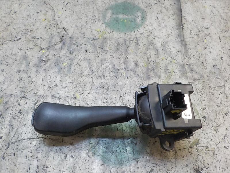 Recambio de mando intermitentes para bmw x3 (e83) 2.0 16v diesel cat referencia OEM IAM 61318363668  