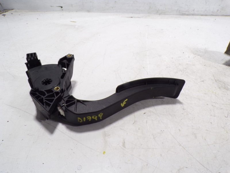 Recambio de potenciometro pedal para renault clio iv societé referencia OEM IAM 180029347R 180029347R 6PV00997807