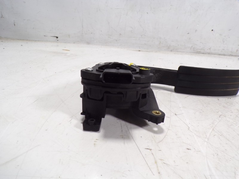Recambio de potenciometro pedal para renault clio iv societé referencia OEM IAM 180029347R 180029347R 6PV00997807