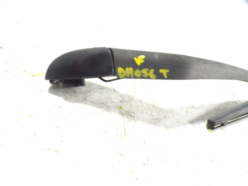 Recambio de brazo limpia trasero para toyota iq 1.0 cat referencia OEM IAM 8524174010  