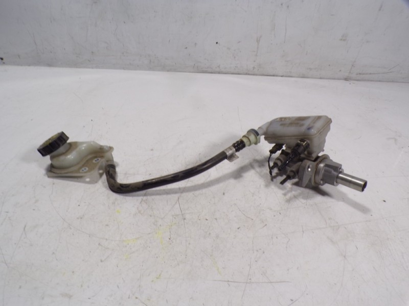 Recambio de bomba freno para ford transit courier 1.5 tdci cat referencia OEM IAM 1751664  