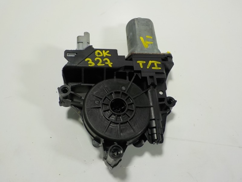 Recambio de motor elevalunas trasero izquierdo para peugeot 208 (p2) 1.2 puretech referencia OEM IAM  982904680 