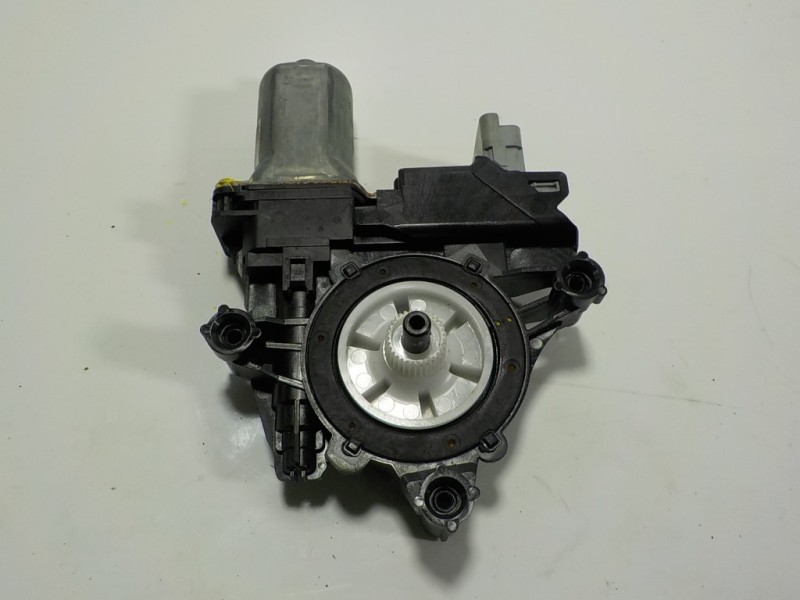 Recambio de motor elevalunas trasero izquierdo para peugeot 208 (p2) 1.2 puretech referencia OEM IAM  982904680 
