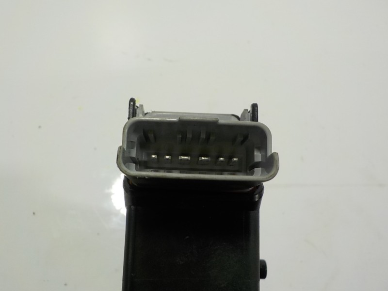 Recambio de motor elevalunas trasero izquierdo para peugeot 208 (p2) 1.2 puretech referencia OEM IAM  982904680 