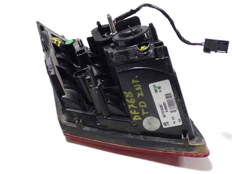 Recambio de piloto trasero derecho interior para peugeot 308 1.2 12v e-thp referencia OEM IAM   