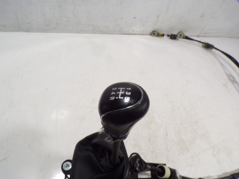 Recambio de palanca cambio para ford transit courier 1.5 tdci cat referencia OEM IAM 1742233 AV1R7C453CKA 