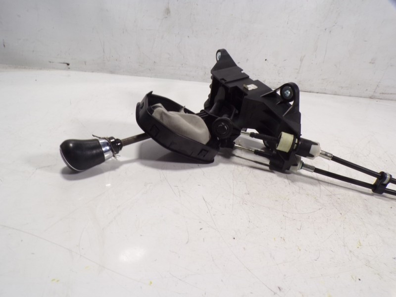 Recambio de palanca cambio para ford transit courier 1.5 tdci cat referencia OEM IAM 1742233 AV1R7C453CKA 