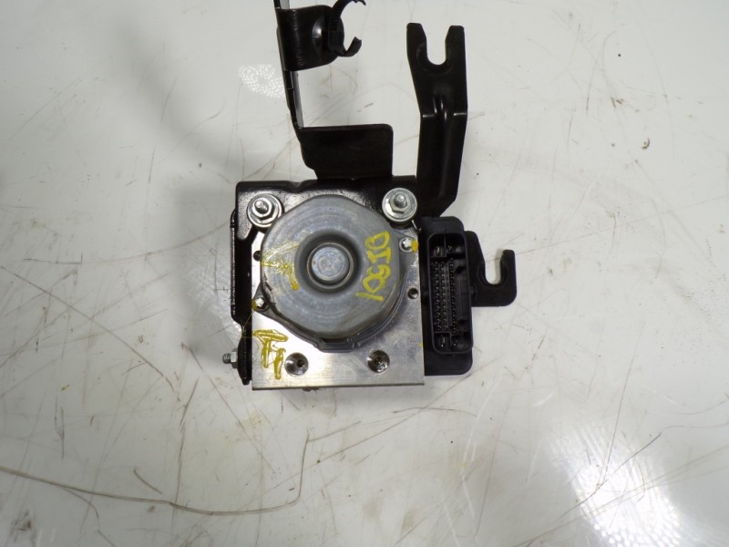 Recambio de abs para dacia sandero stepway ambiance referencia OEM IAM 476609055R 476603249R 