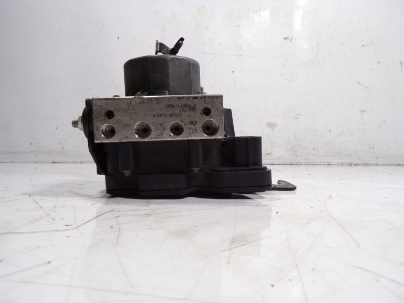 Recambio de abs para dacia sandero stepway ambiance referencia OEM IAM 476609055R 476603249R 