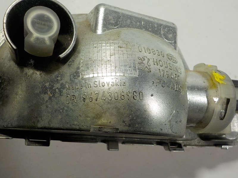 Recambio de piloto trasero antiniebla derecho para peugeot 208 (p2) 1.2 puretech referencia OEM IAM 9674308980 9674308980 