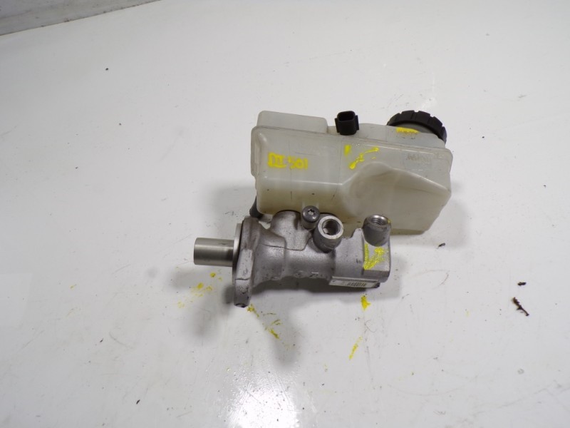 Recambio de bomba freno para dacia sandero stepway ambiance referencia OEM IAM 460111938R  