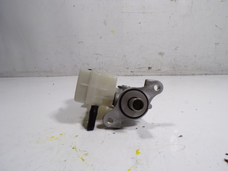 Recambio de bomba freno para dacia sandero stepway ambiance referencia OEM IAM 460111938R  