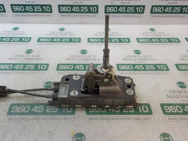 Recambio de palanca cambio para volkswagen golf vi (5k1) rabbit bluemotion referencia OEM IAM 1K0711050A 1K0711049CH 