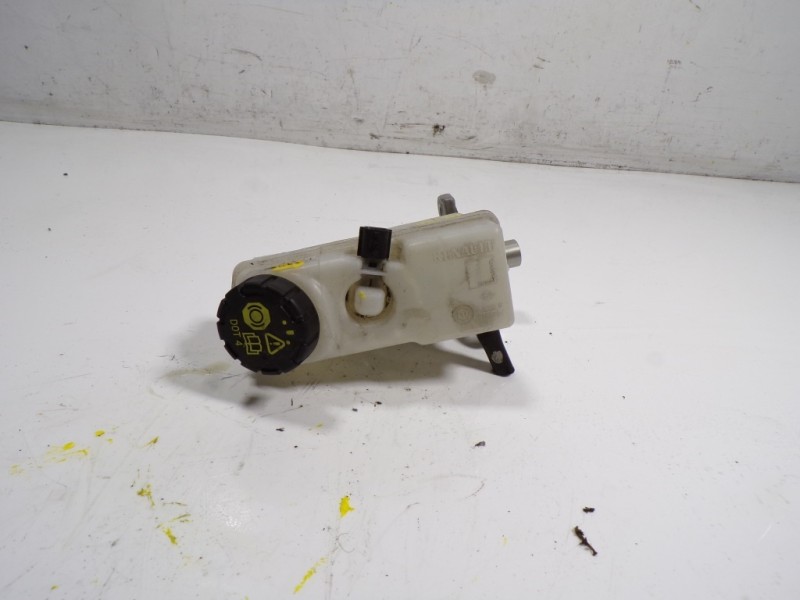 Recambio de bomba freno para dacia sandero stepway ambiance referencia OEM IAM 460111938R  