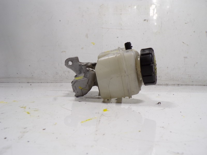 Recambio de bomba freno para dacia sandero stepway ambiance referencia OEM IAM 460111938R  