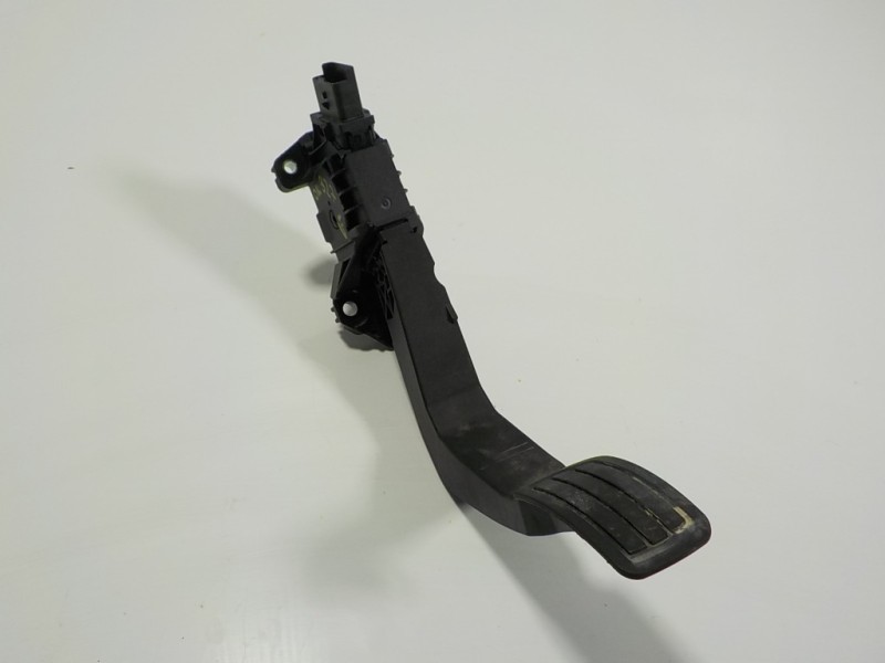 Recambio de potenciometro pedal para peugeot 208 (p2) 1.2 puretech referencia OEM IAM 9837891880 9837891880 6PV01352411