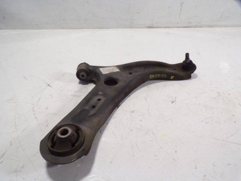 Recambio de brazo suspension inferior delantero derecho para hyundai i20 1.1 crdi cat referencia OEM IAM 54501C8000  