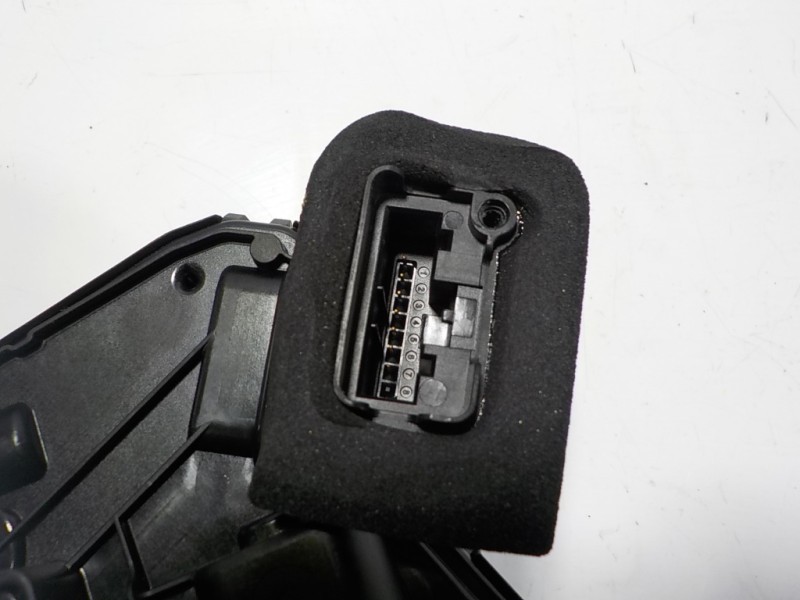 Recambio de cerradura puerta trasera izquierda para audi a1 sportback (gba) 1.0 tfsi referencia OEM IAM 5TA839015K A5K5TA839015K