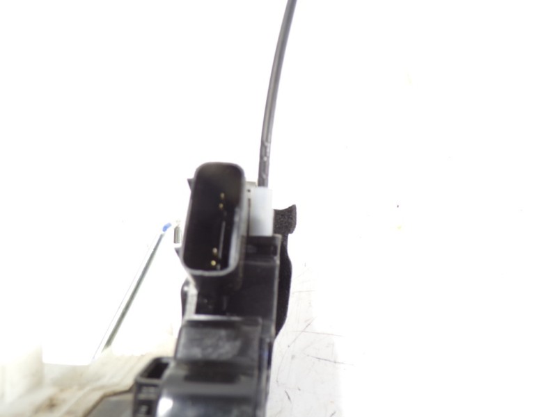 Recambio de cerradura puerta delantera derecha para hyundai i20 1.1 crdi cat referencia OEM IAM 81320C8040 81320C8040 