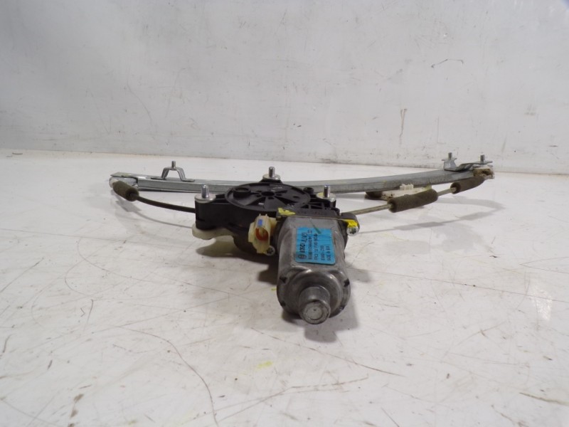 Recambio de elevalunas delantero derecho para hyundai i20 1.1 crdi cat referencia OEM IAM 82404C7010 82460C7000 