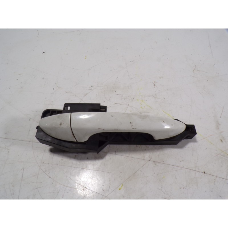 Recambio de maneta exterior delantera derecha para hyundai i20 1.1 crdi cat referencia OEM IAM 82661C8050  