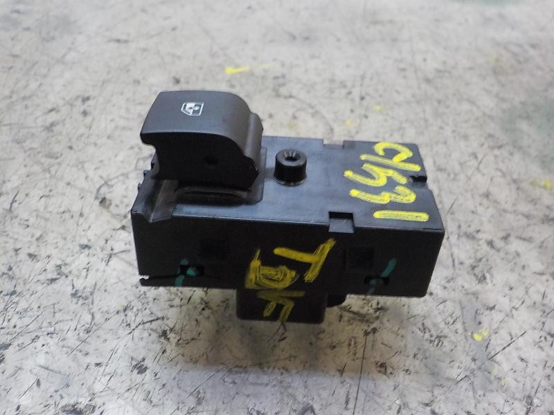 Recambio de mando elevalunas trasero derecho para chevrolet cruze 2.0 diesel cat referencia OEM IAM   