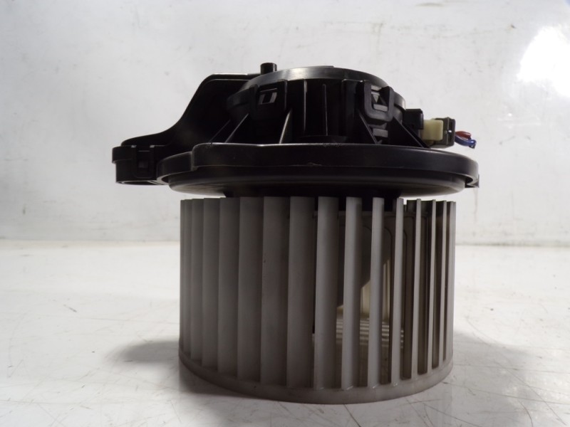 Recambio de motor calefaccion para hyundai i20 1.1 crdi cat referencia OEM IAM 97126C8000 F00S3B2542 F00S3B2542