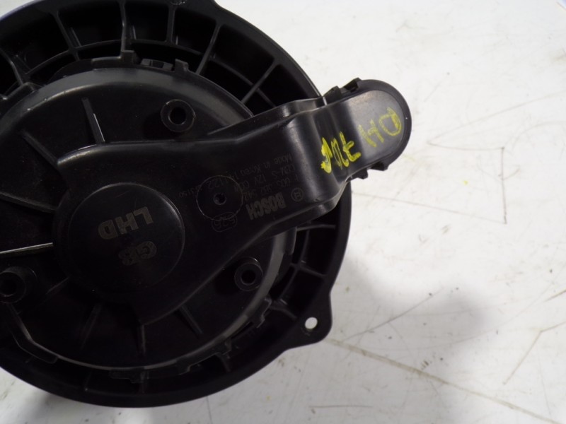 Recambio de motor calefaccion para hyundai i20 1.1 crdi cat referencia OEM IAM 97126C8000 F00S3B2542 F00S3B2542