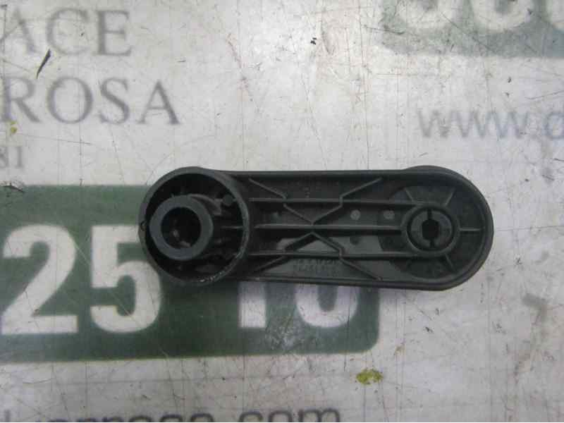 Recambio de maneta elevalunas trasera derecha para opel insignia berlina edition referencia OEM IAM 13288655  