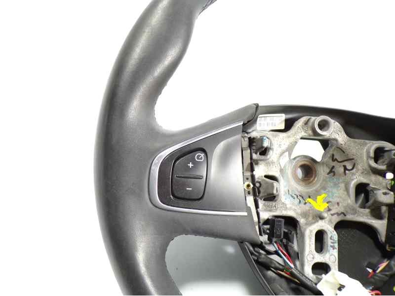 Recambio de volante para renault captur 1.5 dci diesel fap referencia OEM IAM 484000110R  