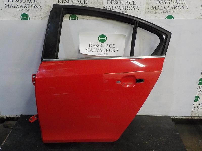 Recambio de puerta trasera izquierda para chevrolet cruze 2.0 diesel cat referencia OEM IAM   