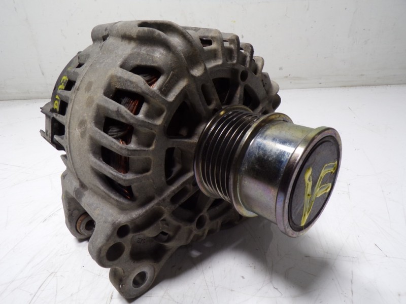 Recambio de alternador para volkswagen golf vii lim. (bq1) 1.4 16v tsi referencia OEM IAM 04E903015 04E903015 