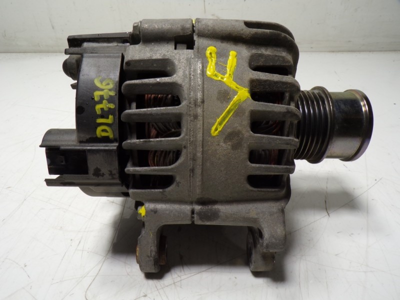 Recambio de alternador para volkswagen golf vii lim. (bq1) 1.4 16v tsi referencia OEM IAM 04E903015 04E903015 