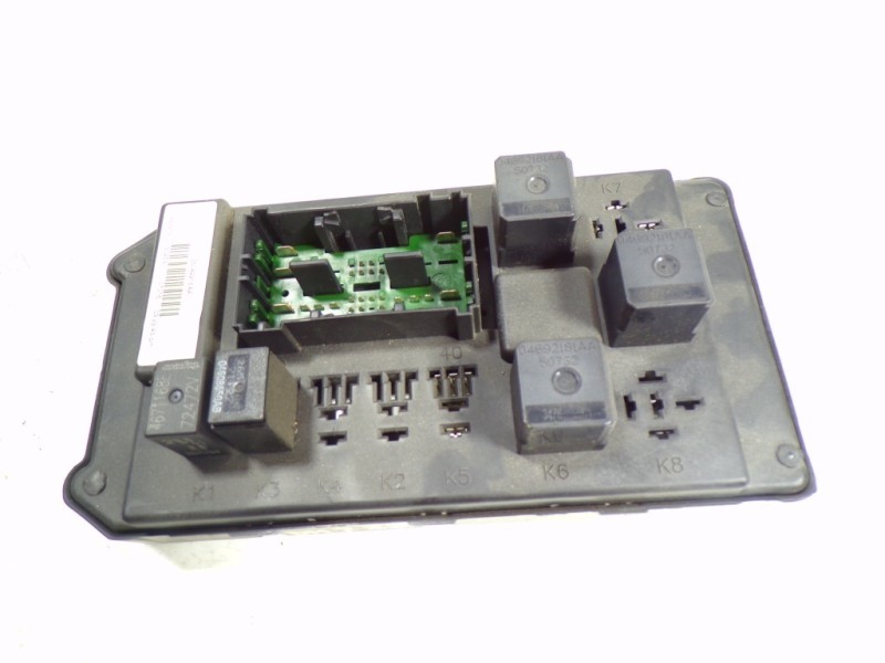 Recambio de caja reles / fusibles para jeep commander 3.0 v6 crd limited referencia OEM IAM 56049915AA 56049915AA 