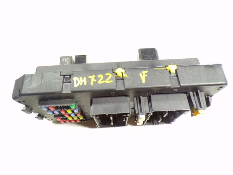 Recambio de caja reles / fusibles para jeep commander 3.0 v6 crd limited referencia OEM IAM 56049915AA 56049915AA 