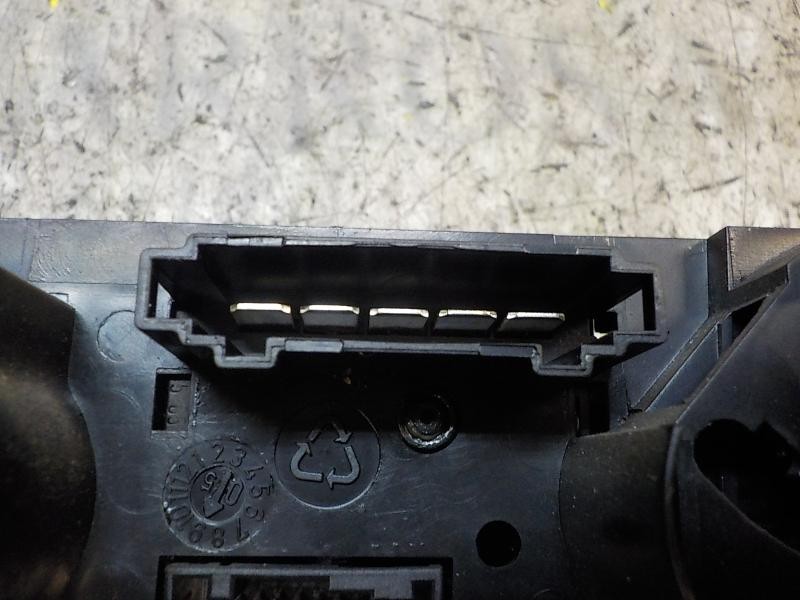 Recambio de mando calefaccion / aire acondicionado para mitsubishi colt berlina 3 (cz) referencia OEM IAM   