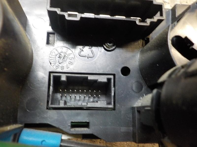 Recambio de mando calefaccion / aire acondicionado para mitsubishi colt berlina 3 (cz) referencia OEM IAM   