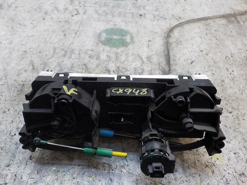 Recambio de mando calefaccion / aire acondicionado para mitsubishi colt berlina 3 (cz) referencia OEM IAM   