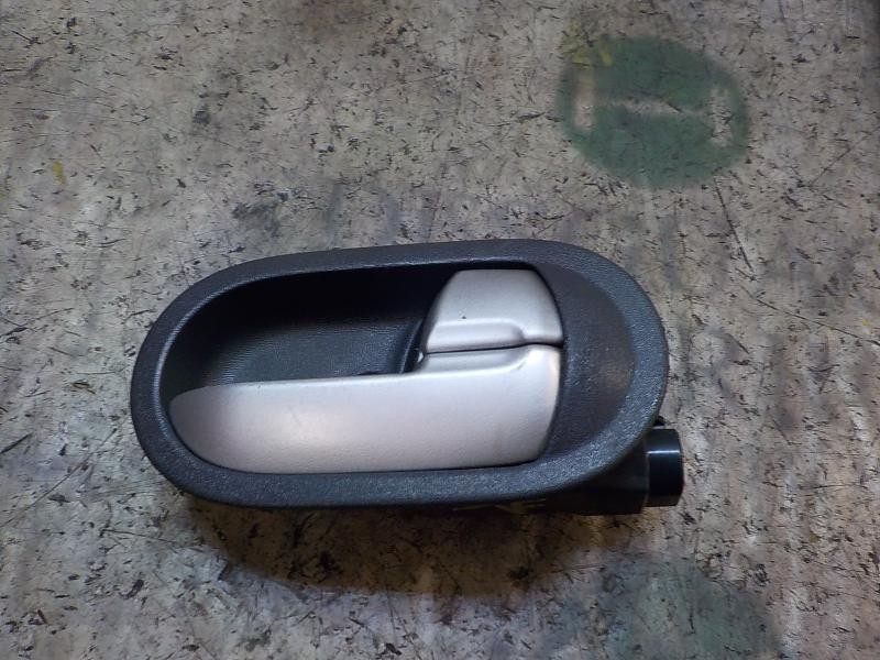 Recambio de maneta interior delantera derecha para mitsubishi colt berlina 3 (cz) referencia OEM IAM   
